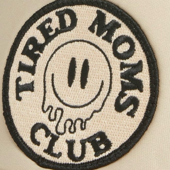 NWT Anthropologie Friday Feelin Tired Moms Club Trucker Hat - Picture 4 of 8